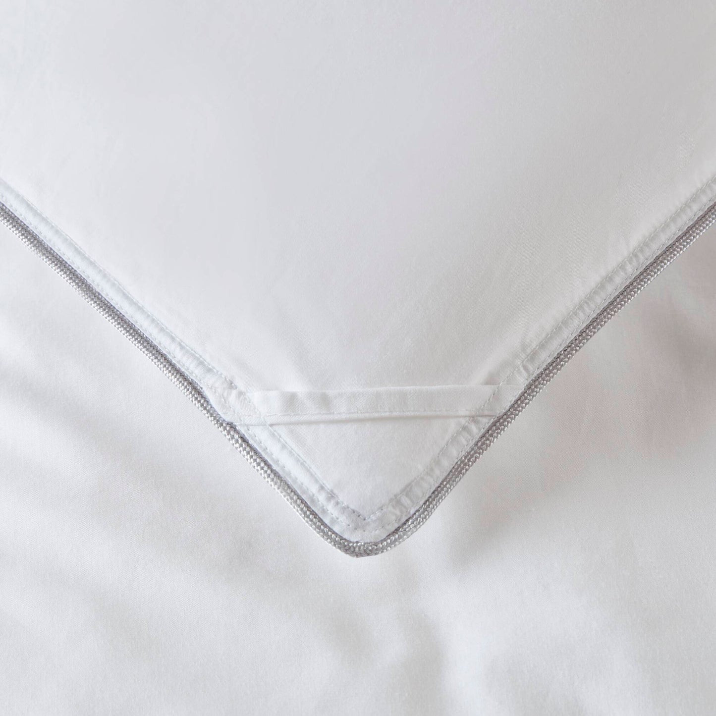 White Goose Down 100% Cotton Shell Comforter