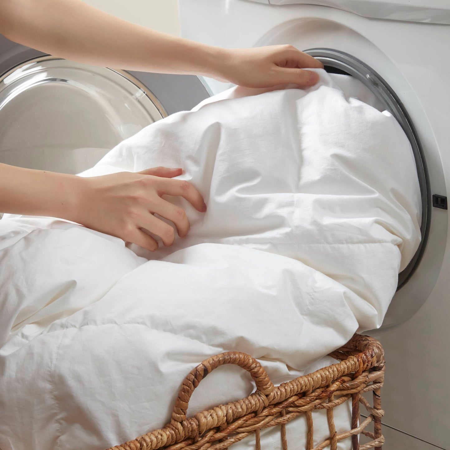 White Goose Down 100% Cotton Shell Comforter