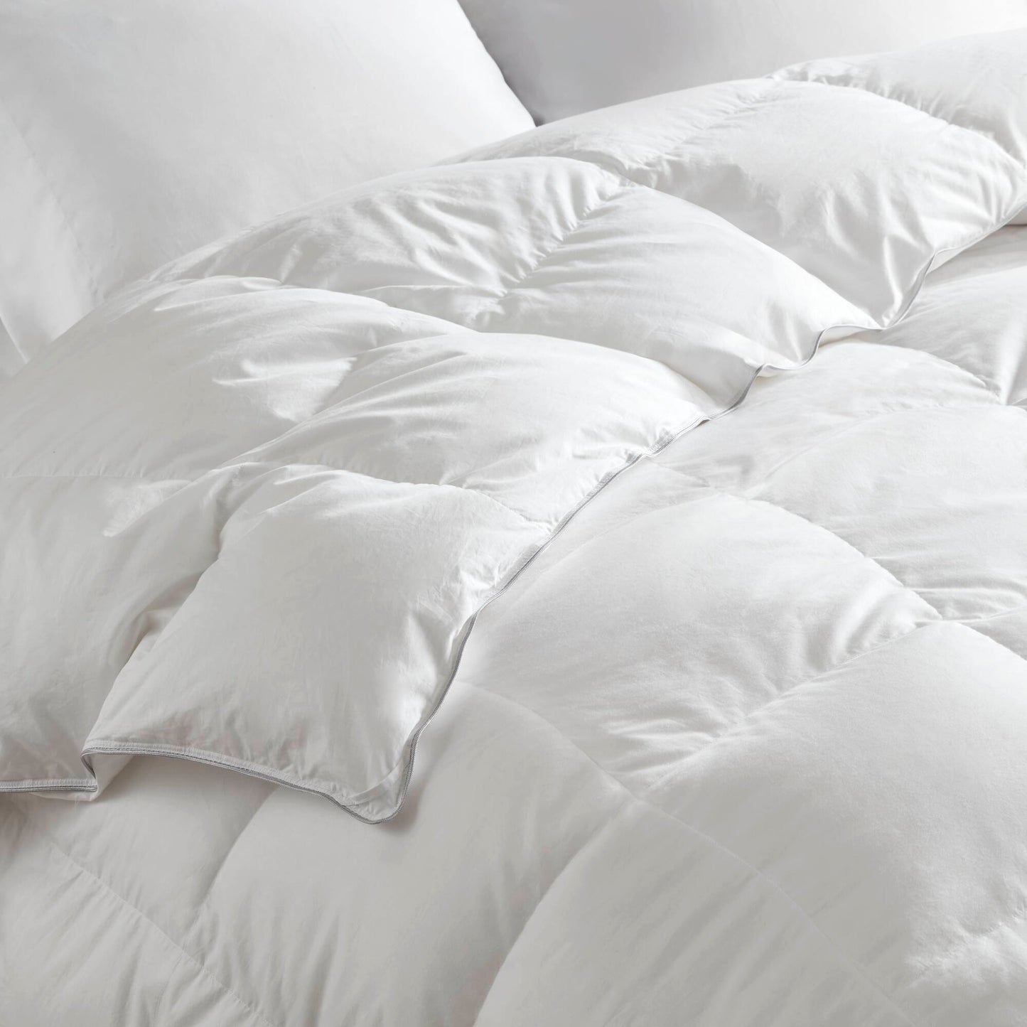 White Goose Down 100% Cotton Shell Comforter