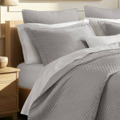 Liam Quilt Set