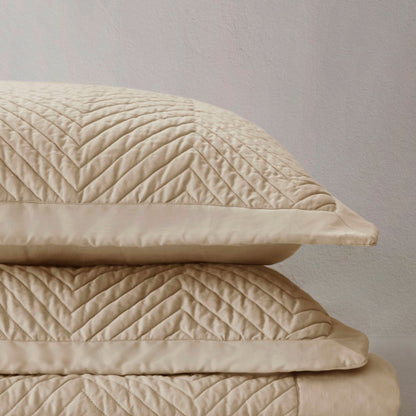 Liam Quilt Set