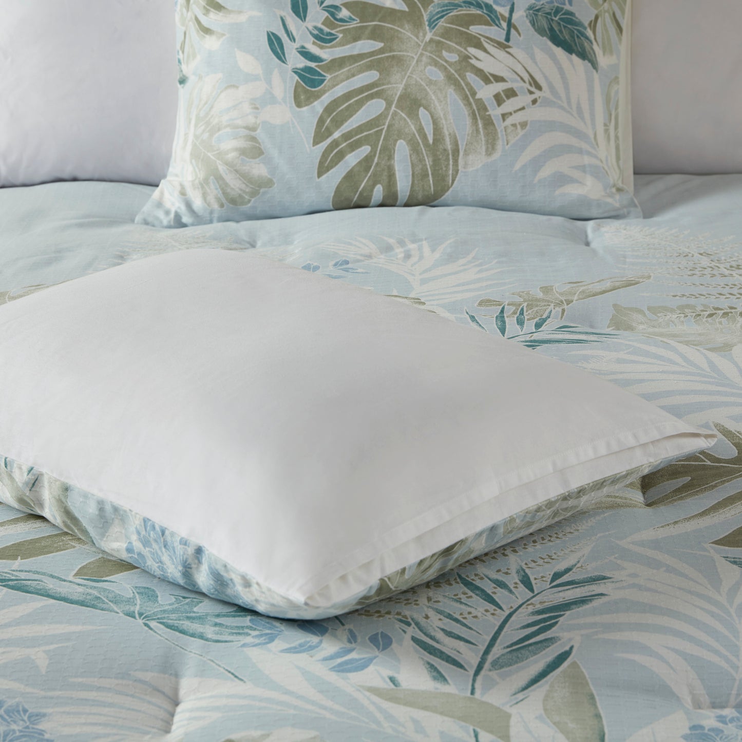Kiawah Island 6-Piece Oversized Cotton Comforter Set with Throw Pillow