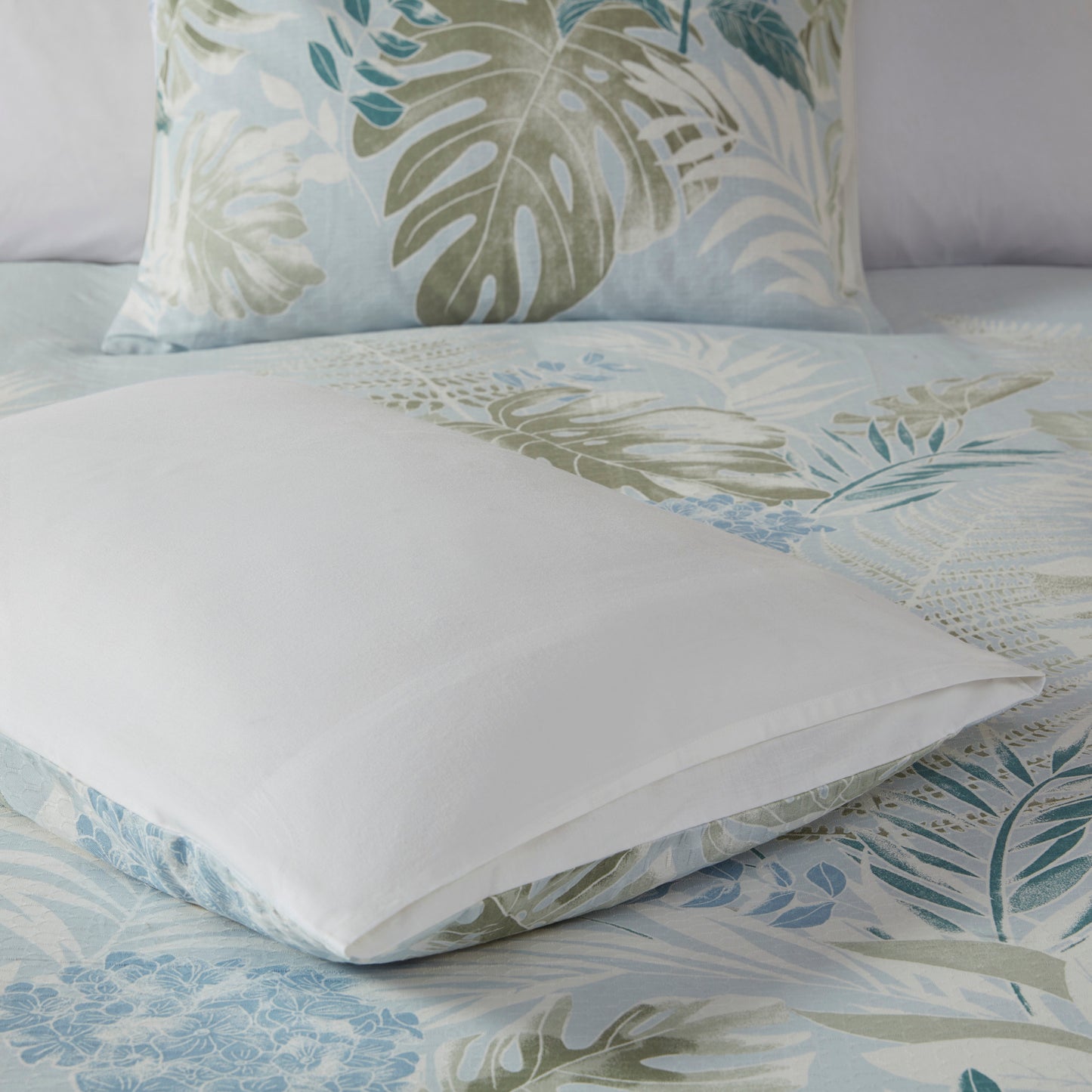 Kiawah Island 5-Piece Cotton Duvet Cover Set with Throw Pillow