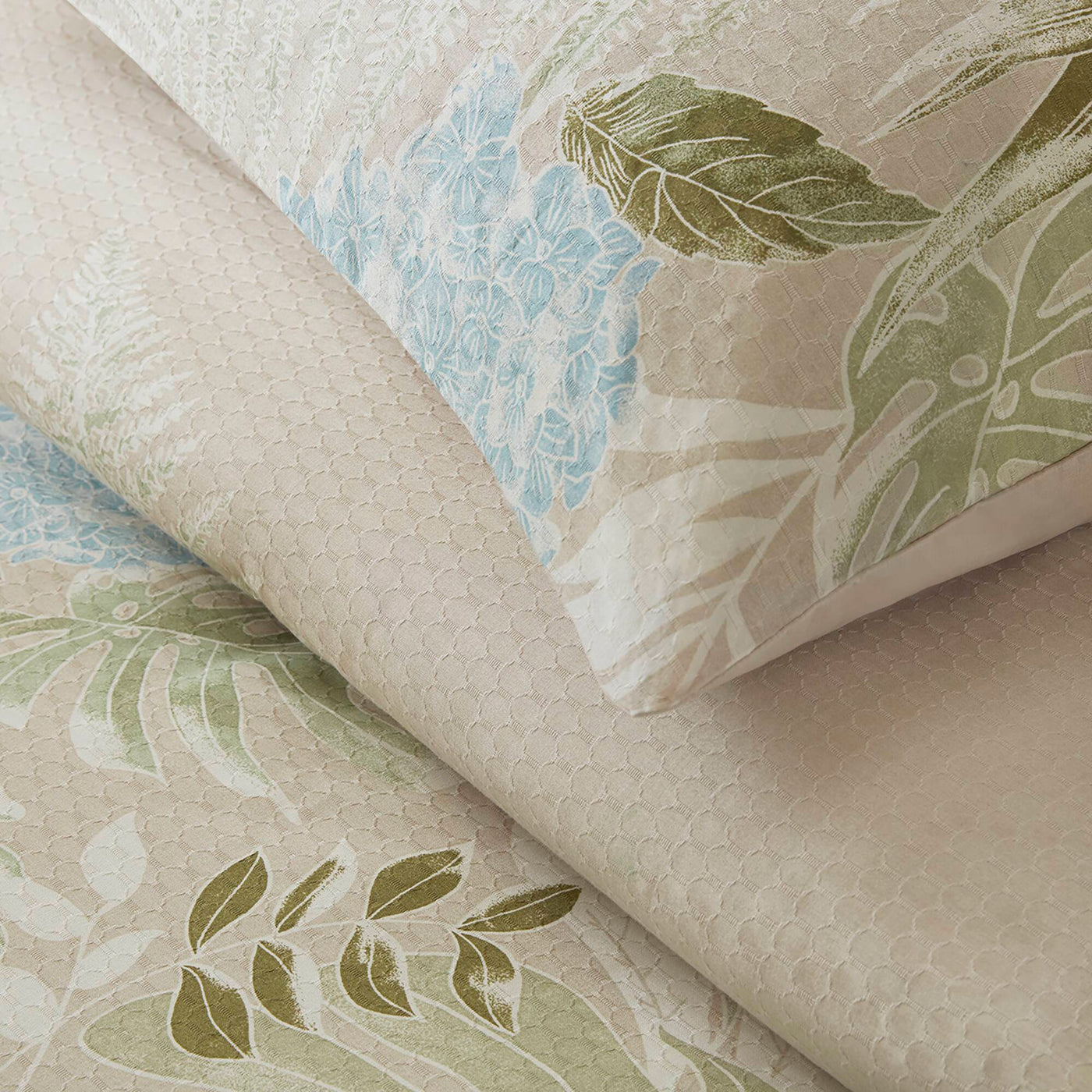 Kiawah Island 6-Piece Oversized Cotton Comforter Set with Throw Pillow